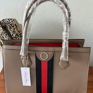 Marilyn Monroe Brand New Elegant Tan and Red Women's Bag